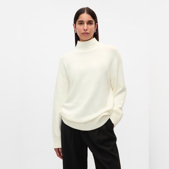 NWT GAP CASHSOFT Sweater - Picture 1 of 4
